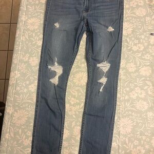 NWT HOLLISTER Stylish Blue Distressed Women's Jeans SIZE W28 L 30